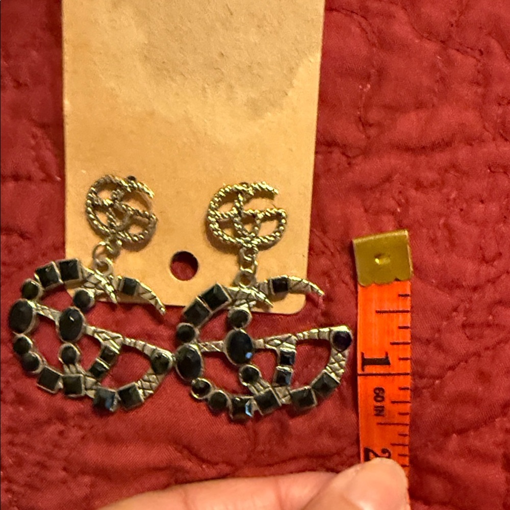 Elegant Earrings - Picture 7 of 7